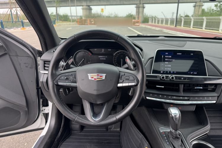 Used Cadillac CT4 2021 28T Fashion Edition Steering Wheel