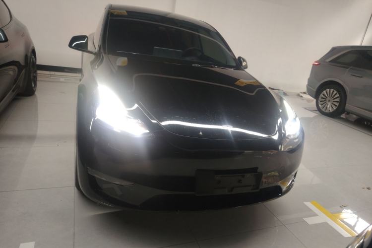 Used Tesla Model Y 2023 Long-Range All-Wheel-Drive Version