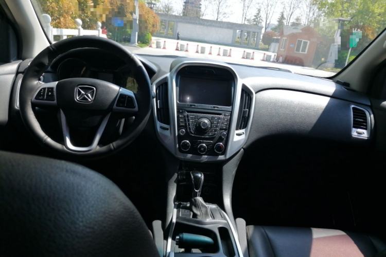 Used JMC Yusheng S350 2013 2.4T Automatic 2WD Diesel Luxury Edition 5 Seats Center Console