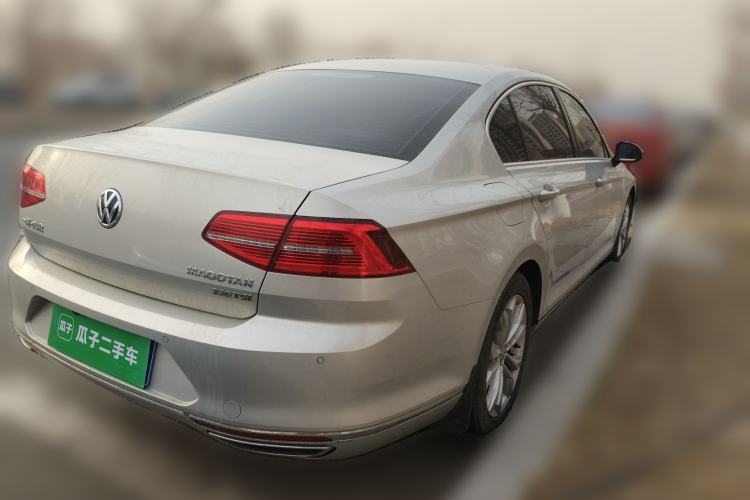 Used Volkswagen Magotan 2017 330TSI DSG Luxury Model Rear Right 45 Deg