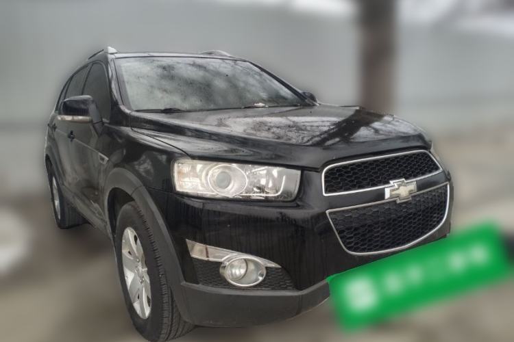 Used Chevrolet Captiva 2012 2.4L 4x4 Luxury Edition 5 Seats Front Right 45 Deg