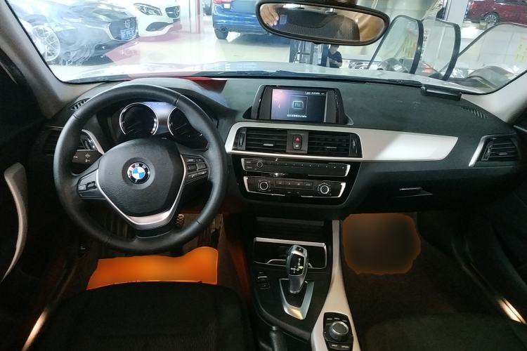 Used BMW 1 Series 2018 118i Leading Model Center Console