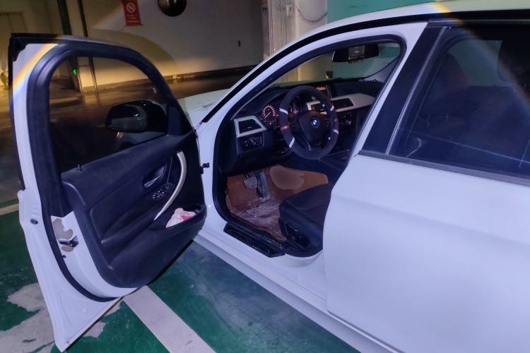 Used BMW 3 Series 2014 320i Active Edition
