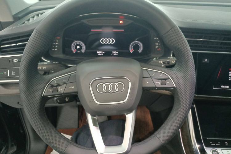 Used Audi Q7 2023 45 TFSI quattro S line Sport model
