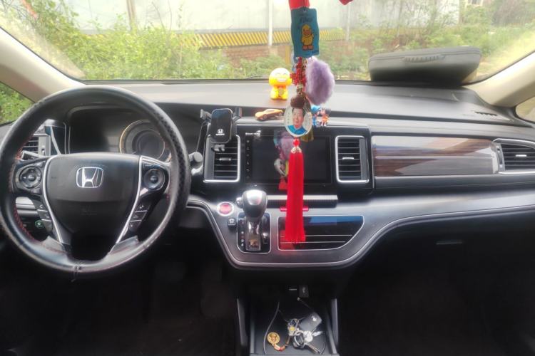 Used Honda Elysion 2016 2.4L Luxury Edition Center Console