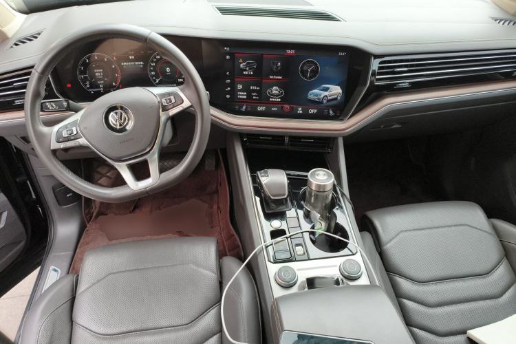 Used Volkswagen Touareg 2019 2.0TSI Ruiyi Edition China VI Standard Center Console