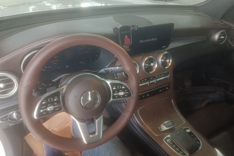 Used Mercedes-Benz GLC 2020 GLC 300 L 4MATIC Dynamic Edition Center Console