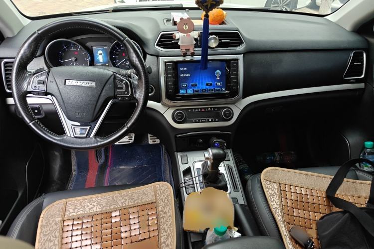 Used Haval H6 Coupe 2016 Blue Label 1.5T Automatic Two-Wheel Drive Urban Model Center Console