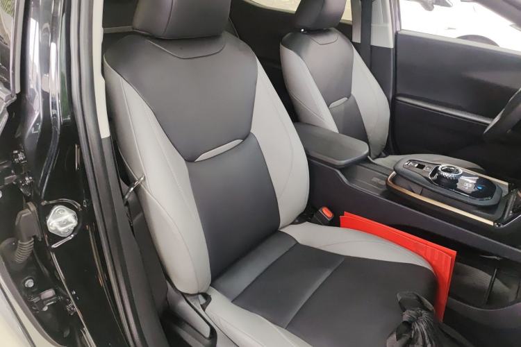 Used Toyota bZ3 2023 517 km Elite PRO Right Front Seat