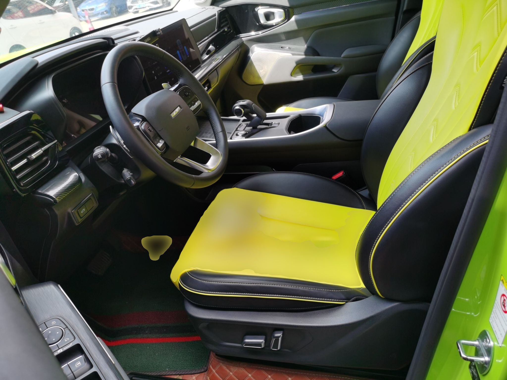 Переднее сиденье в автомобиле