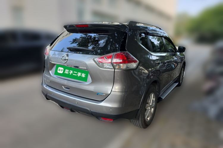 Used Nissan X-Trail 2014 2.5L CVT Leading Edition 4WD
