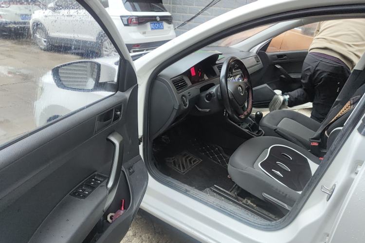 Used Volkswagen Santana 2016 1.6L Manual Fashion Edition
