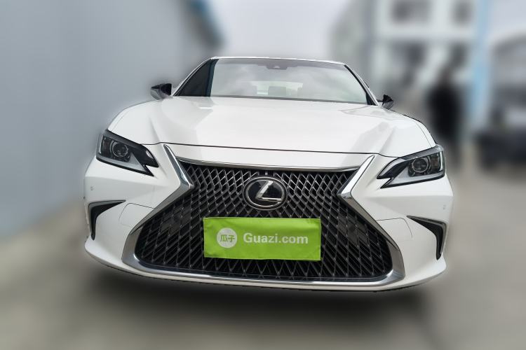 Used Lexus ES 2020 200 Excellence Edition
