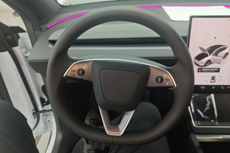 Used Tesla Model Y L 2025 Model Long-Range All-Wheel-Drive Version
