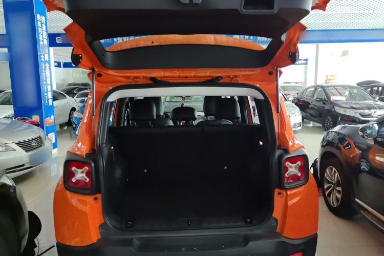 Used Jeep Renegade 2016 1.4T Automatic Jingneng Edition Trunk