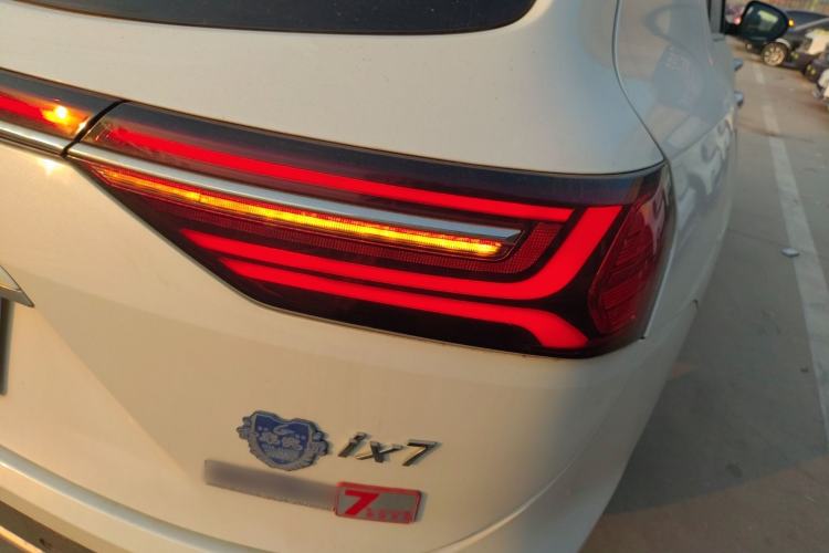 Used Dongfeng Fengon ix7 2020 2.0 TGDI Automatic Two-Wheel Drive Urban Luxury Edition
