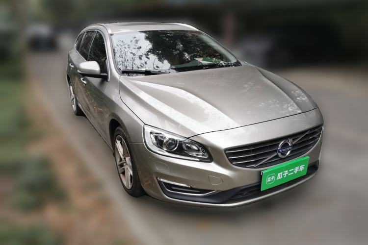 Used Volvo V60 2016 T5 Zhiya Edition Front Right 45 Deg