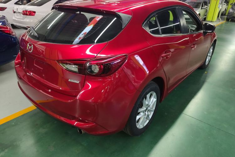 Used Mazda 3 Axela 2017 Hatchback 1.5L Automatic Luxury Model Emission Standard China V