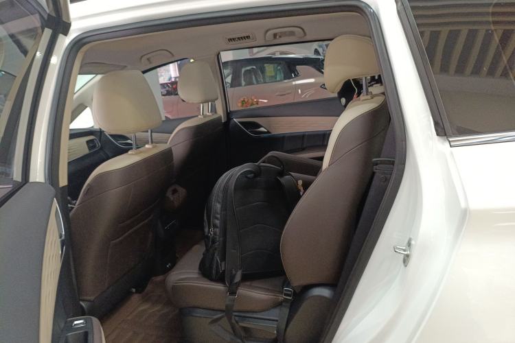 Used BYD Song MAX New Energy 2022 DM-i 105KM Executive Edition Left Rear Seat