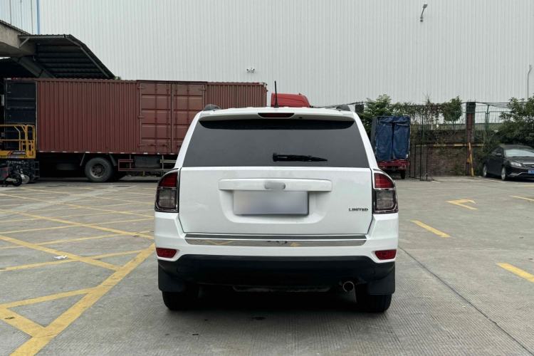 Used Jeep Compass 2015 2.0L Two-Wheel Drive Luxury Edition