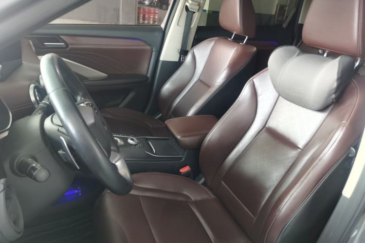 Used Wey VV6 2018 2.0T Two-Wheel-Drive Ultra-Luxury Version China V Standard
