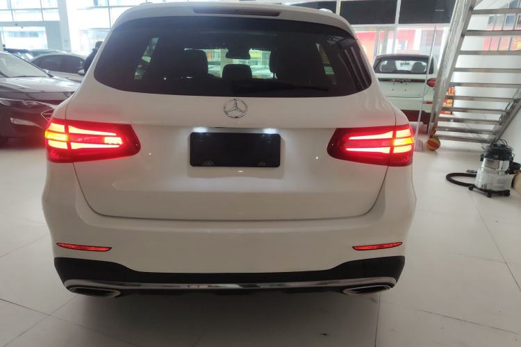 Used Mercedes-Benz GLC 2018 Facelift GLC 260 4MATIC Luxury Edition
