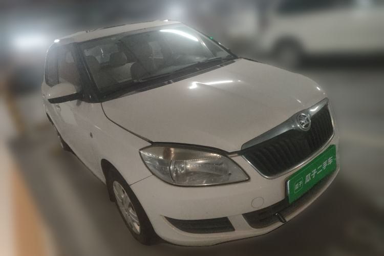 Used Skoda Fabia 2014 1.4L Automatic Crystal Edition