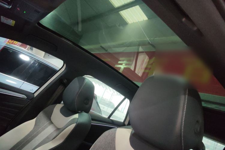 Used Volkswagen ID.4 CROZZ 2022 Long-Range PURE+ Edition Headliner