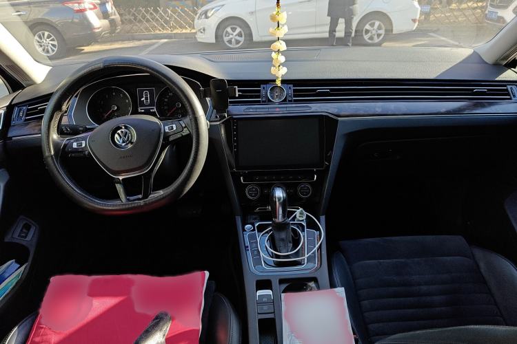 Used Volkswagen Magotan 2017 330TSI DSG Luxury Model
