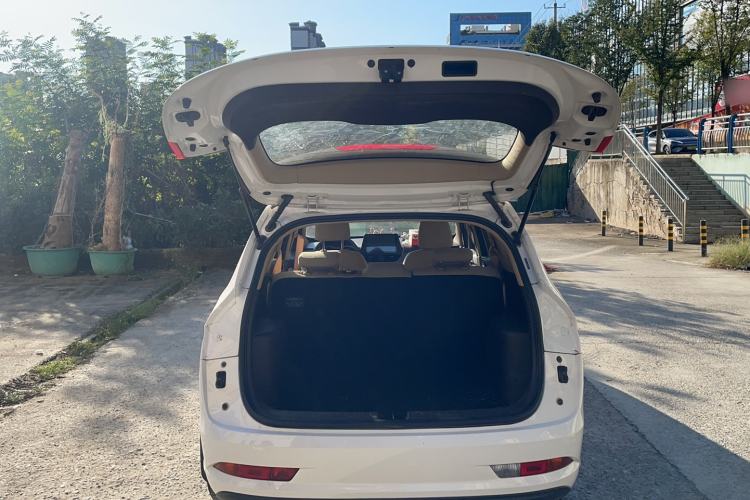 Used Baojun 310W 2017 1.5L Manual Comfort Version China VI Emission Standard
