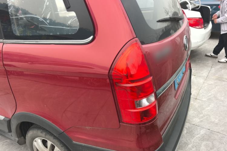 Used Dongfeng Fengon 360 2015 1.5L Manual Luxury 7-Seater China IV Standard
