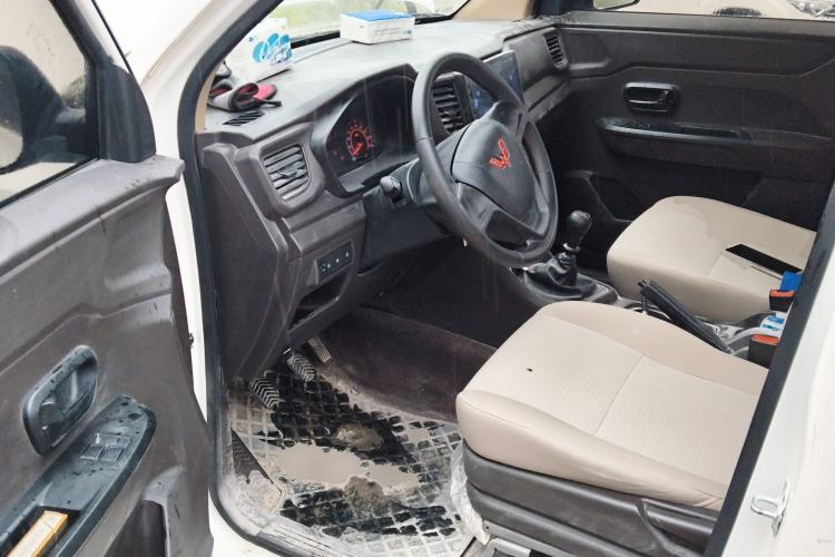 Used Wuling Hongguang V 2022 1.5L Jingqu Version Hydraulic Power Steering LAR Driver Seat