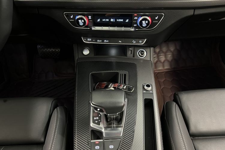 Used Audi Q5L 2023 40T Luxury Dynamic Model Interior 3