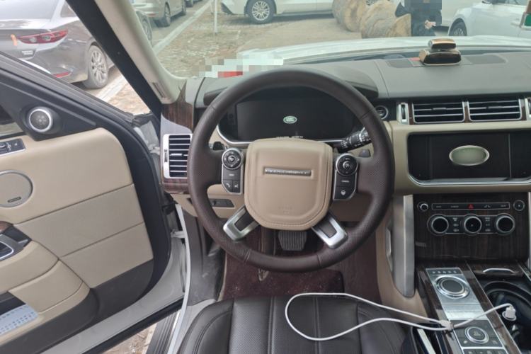 Used Land Rover Range 2015 3.0 SC V6 Vogue Steering Wheel