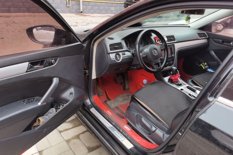 Used Volkswagen Passat 2011 1.8TSI Automatic Prestige Edition Driver Seat