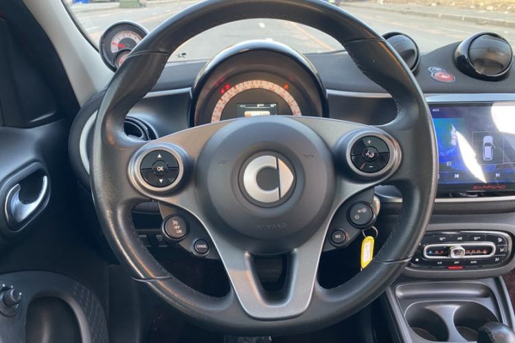 Used smart forfour 2016 0.9T 66 kW Pioneer Edition
