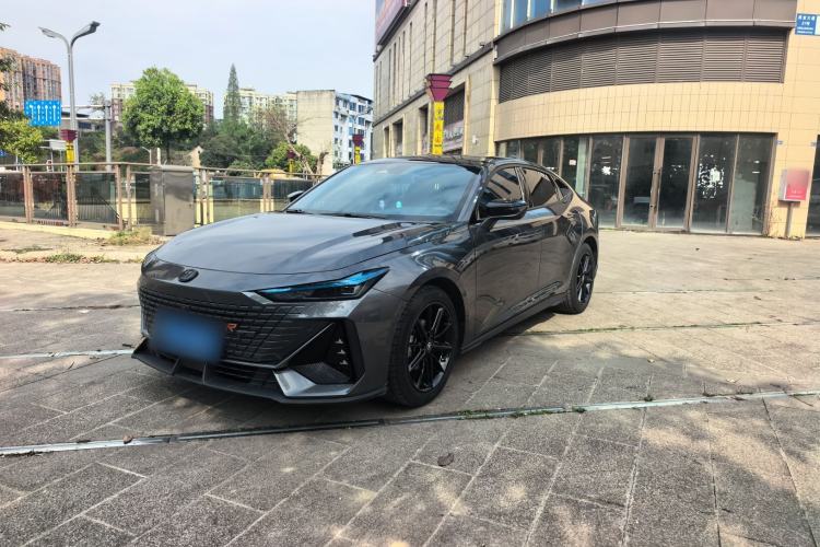 Used CHANGAN UNI-V 2023 1.5T Prestige Model