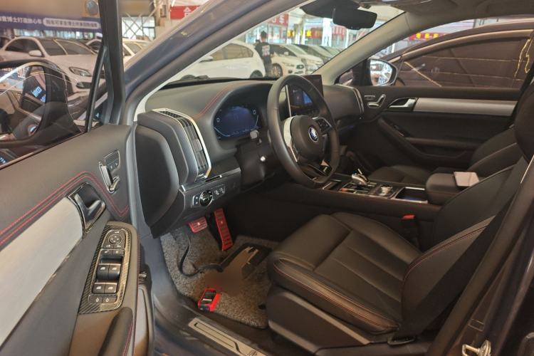 Used BYD Tang New Energy 2018 DM 2.0T All-Wheel Drive Smart Connectivity Luxury Model 7 Seats China V Emission Standard