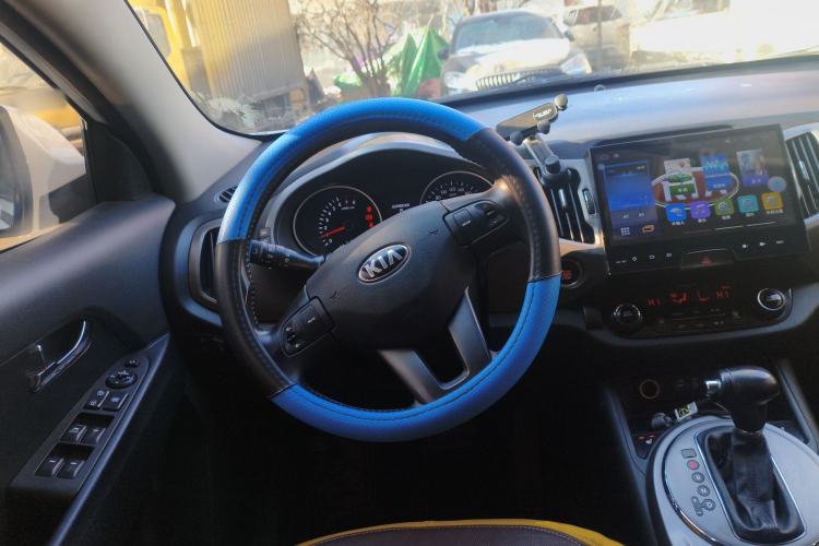 Used Kia Sportage R 2015 2.0L Automatic Two-Wheel Drive DLX Model