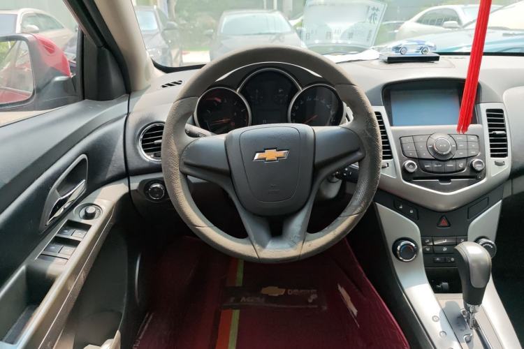 Used Chevrolet Cruze 2013 1.8L SE AT Steering Wheel