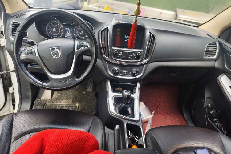 Used Baojun 560 2015 1.8L manual luxury version