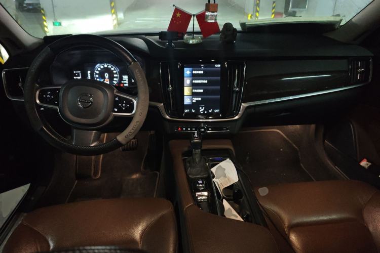 Used Volvo S90 2018 T4 Zhiyuan Edition
