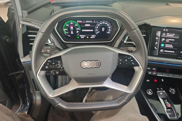 Used Audi Q4 e-tron 2024 40 e-tron Boundary Edition Steering Wheel