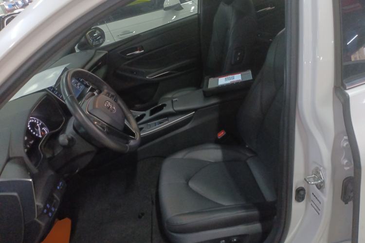 Used Toyota Avalon 2019 2.0L XLE Premium Edition China VI