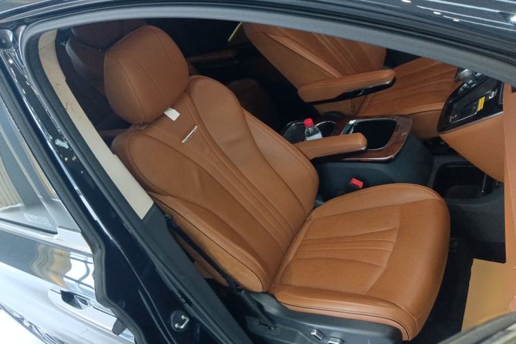 Used Hongqi HQ9 2023 2.0T Smart Connect Flagship Edition Right Front Seat