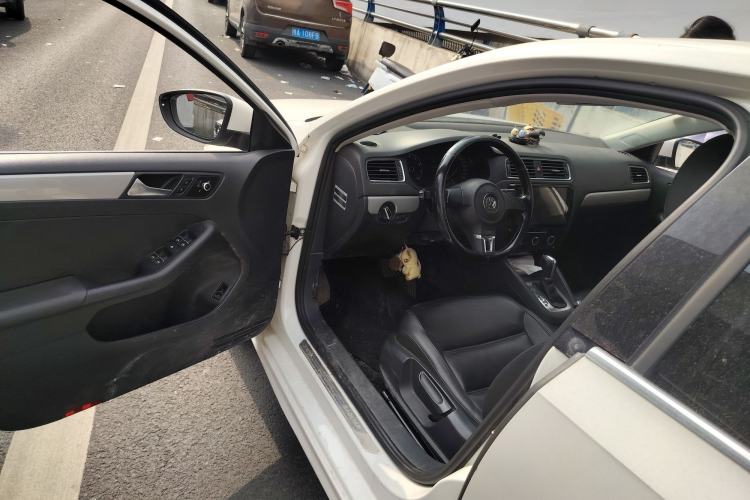 Used Volkswagen Sagitar 2012 1.6L Automatic Comfort Edition Driver Seat