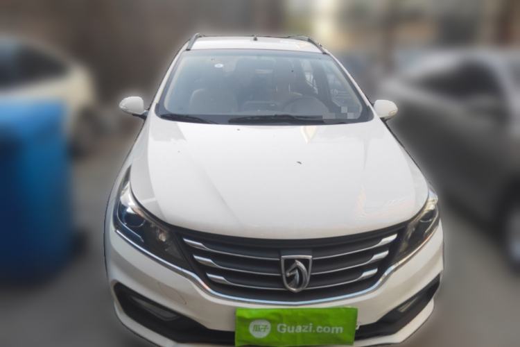 Used Baojun 310W 2017 1.5L Manual Fashion Model China V
