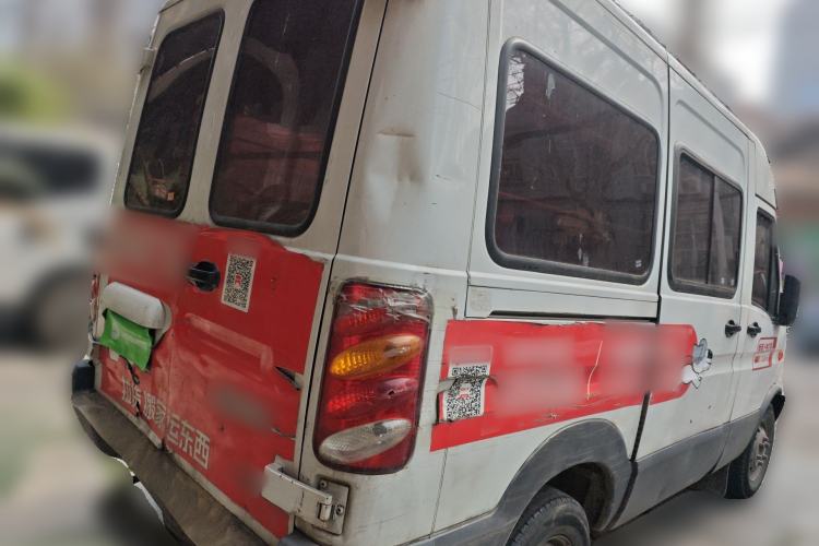 Used Iveco Daily 2017 2.5T A35 Low-Roof 5-7 Seater Passenger Van 47Z5 Rear Right 45 Deg