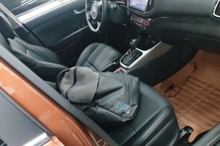 Used Kia KX3 2015 1.6L Automatic Two-Wheel Drive DLX Right Front Seat