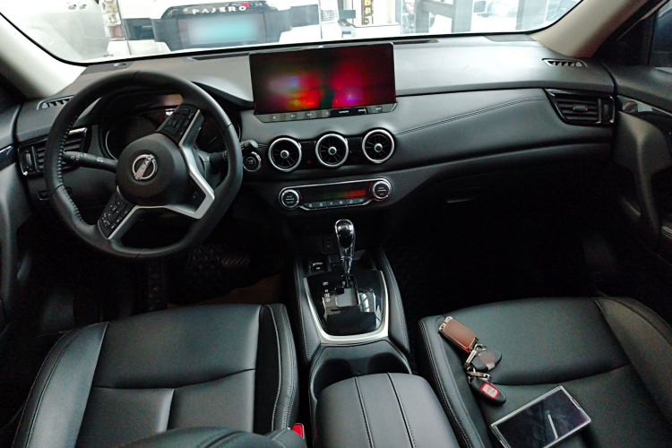 Used Nissan X-Trail 2025 Honor 2.0L Two-Wheel Drive Leading Edition Center Console